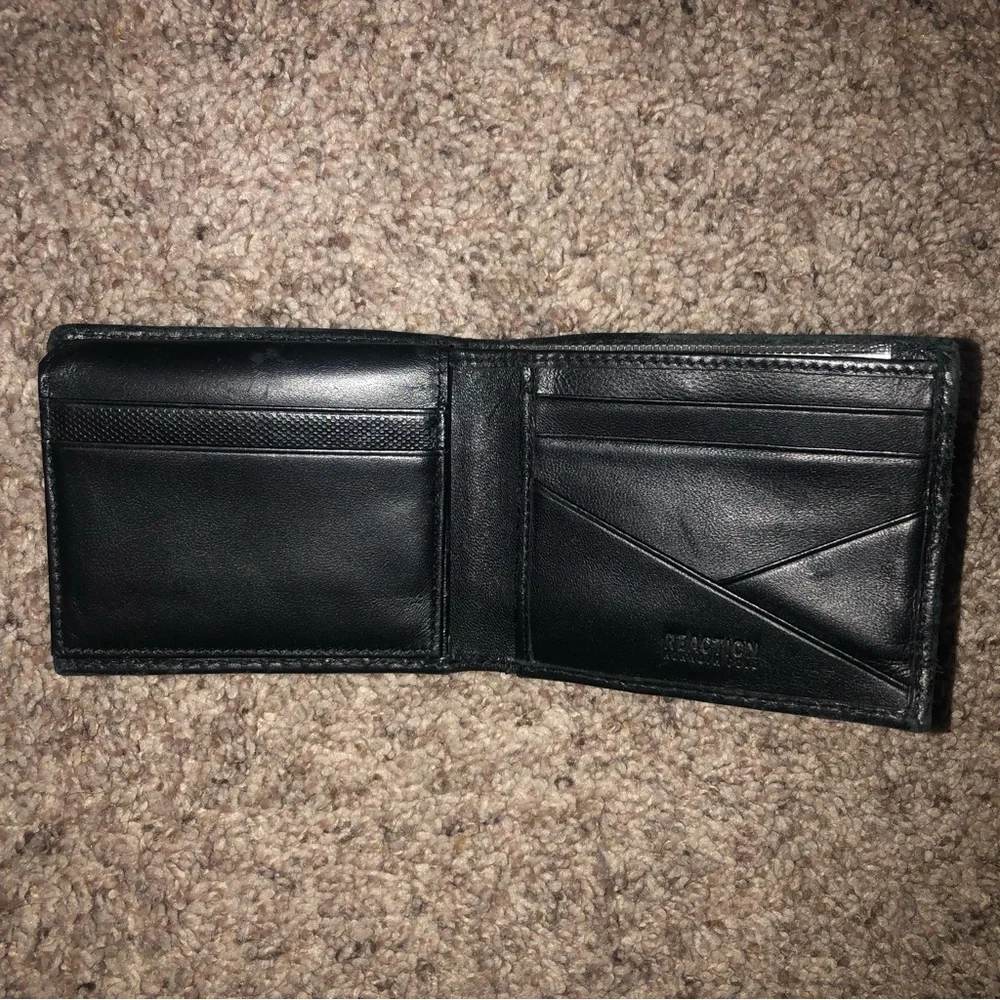 Kenneth Cole Reaction black wallet